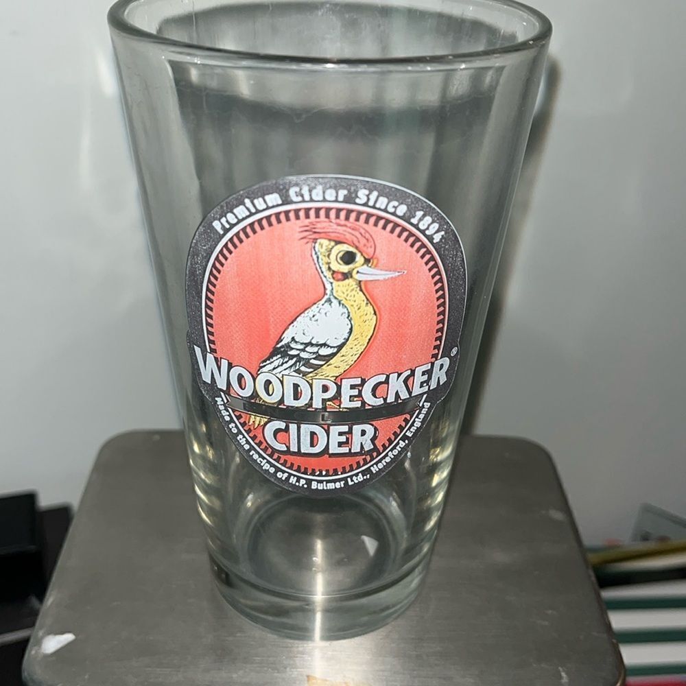 Bulmers English Hereford England Woodpecker Cider Alcohol Pint Beer Bar Glass